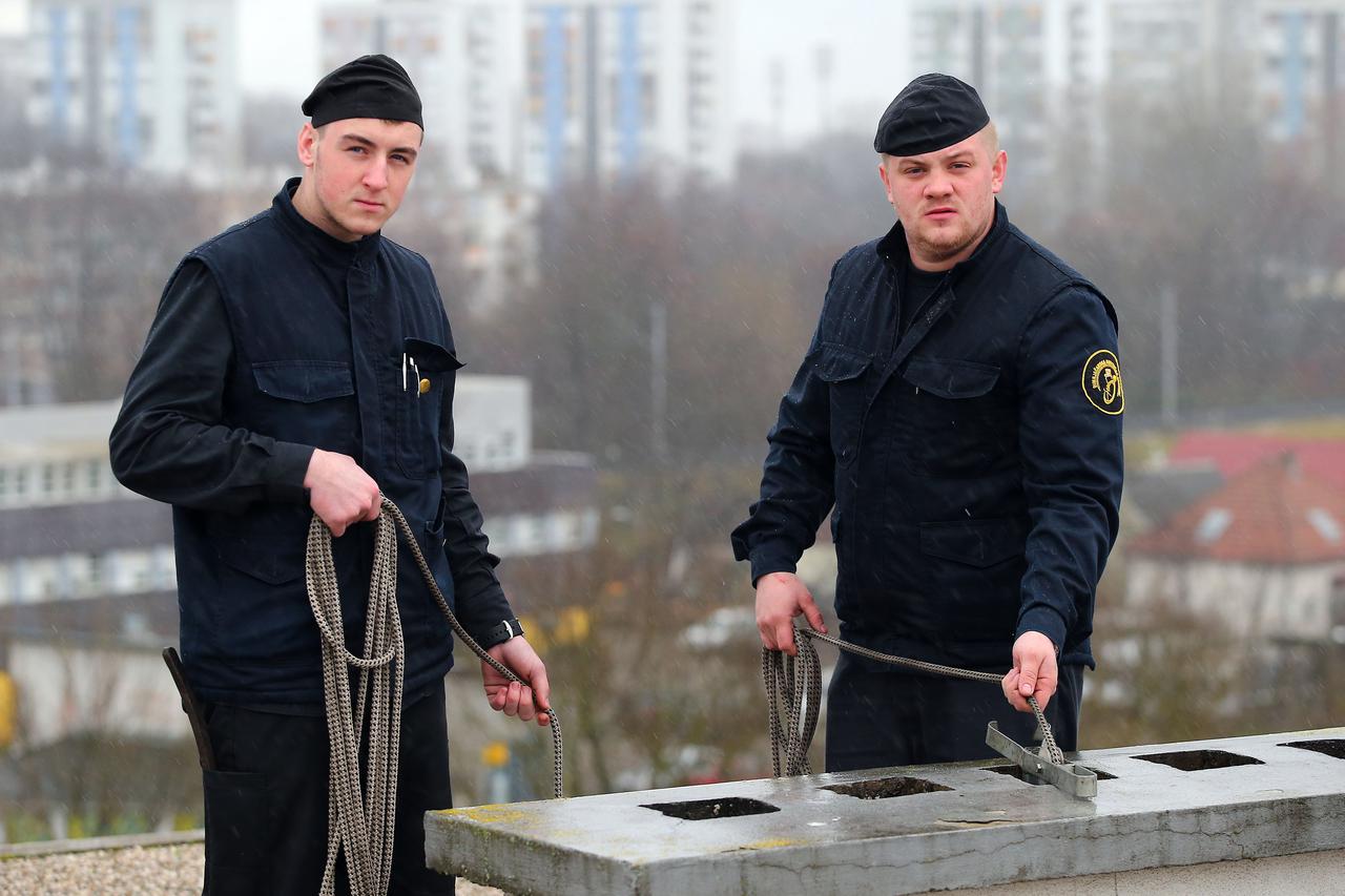 Dimnjačari Marko Cigrovski i Dominik Krizmanić