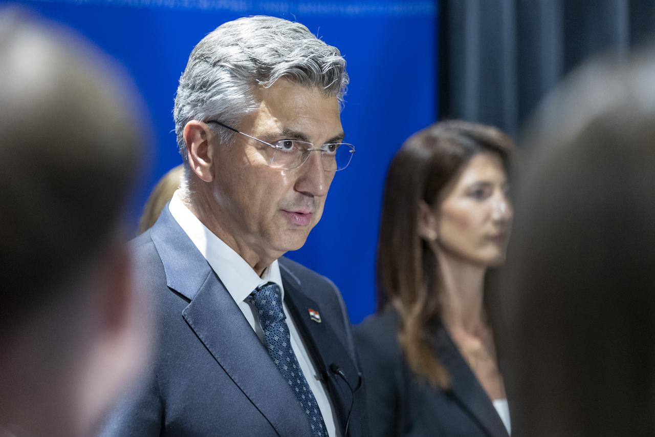 Orašje: Andrej Plenković na svečanosti dodjele ugovora iz Programa potpore Hrvatima u BiH za 2026