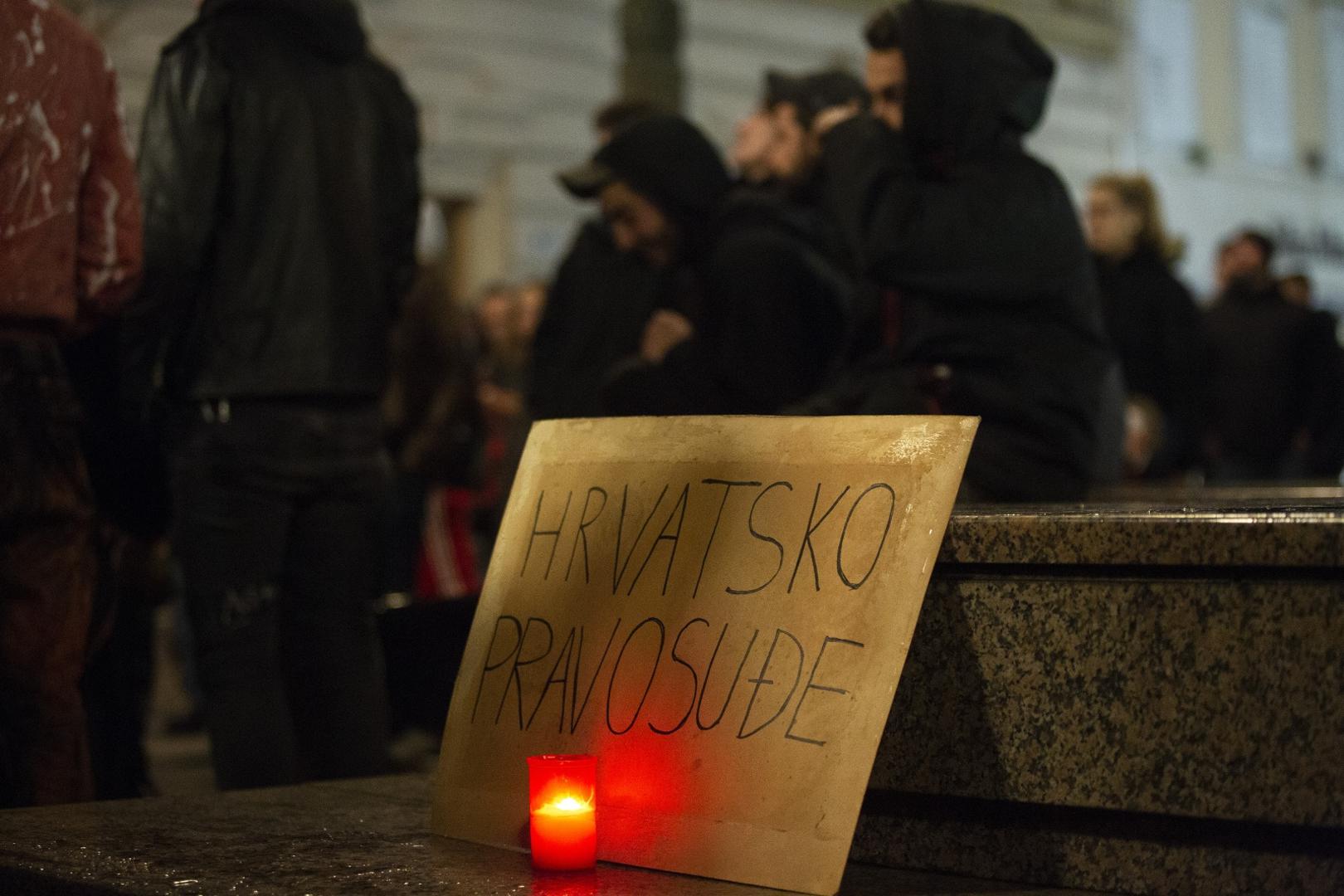 Prosvjed se održao zbog pravomoćne presude Huanitu Luksetiću