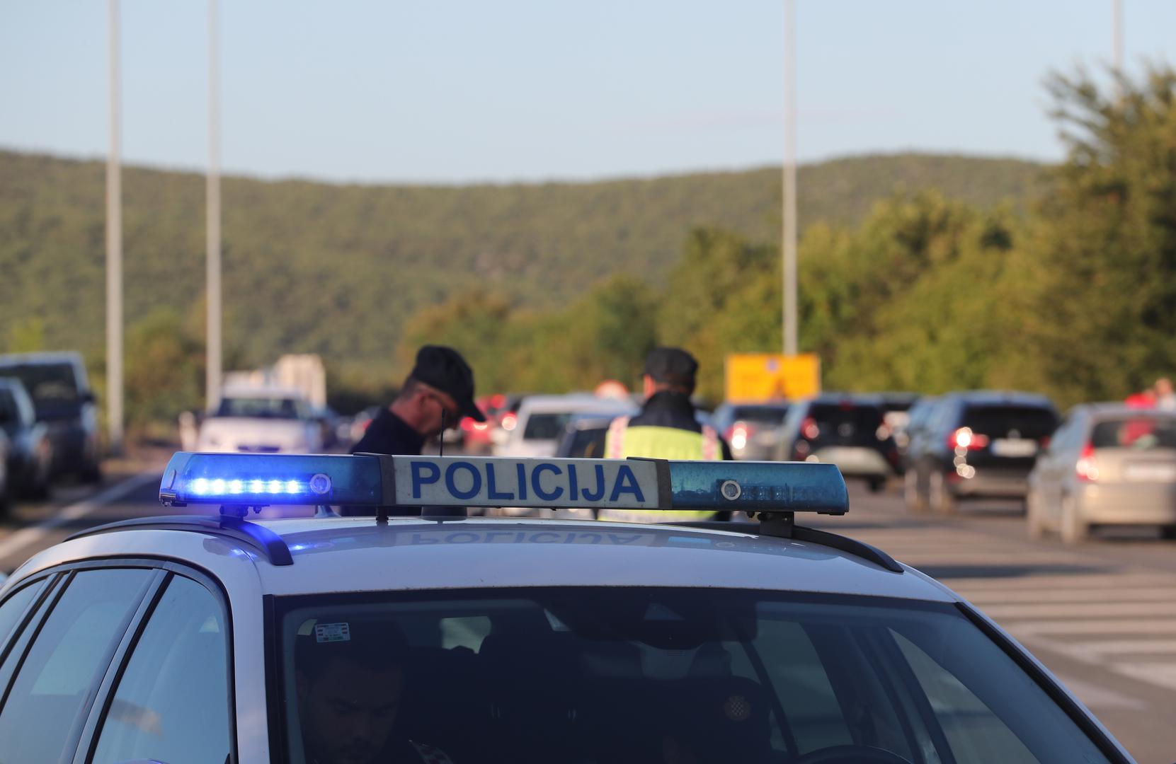 Zbog koncerta Marka Perkovića Thompsona koji je u ponedjeljak navečer održan na Hipodromu u Sinju, noćas je na cestama prema Splitu, Drnišu i Kninu bio pojačan promet.
