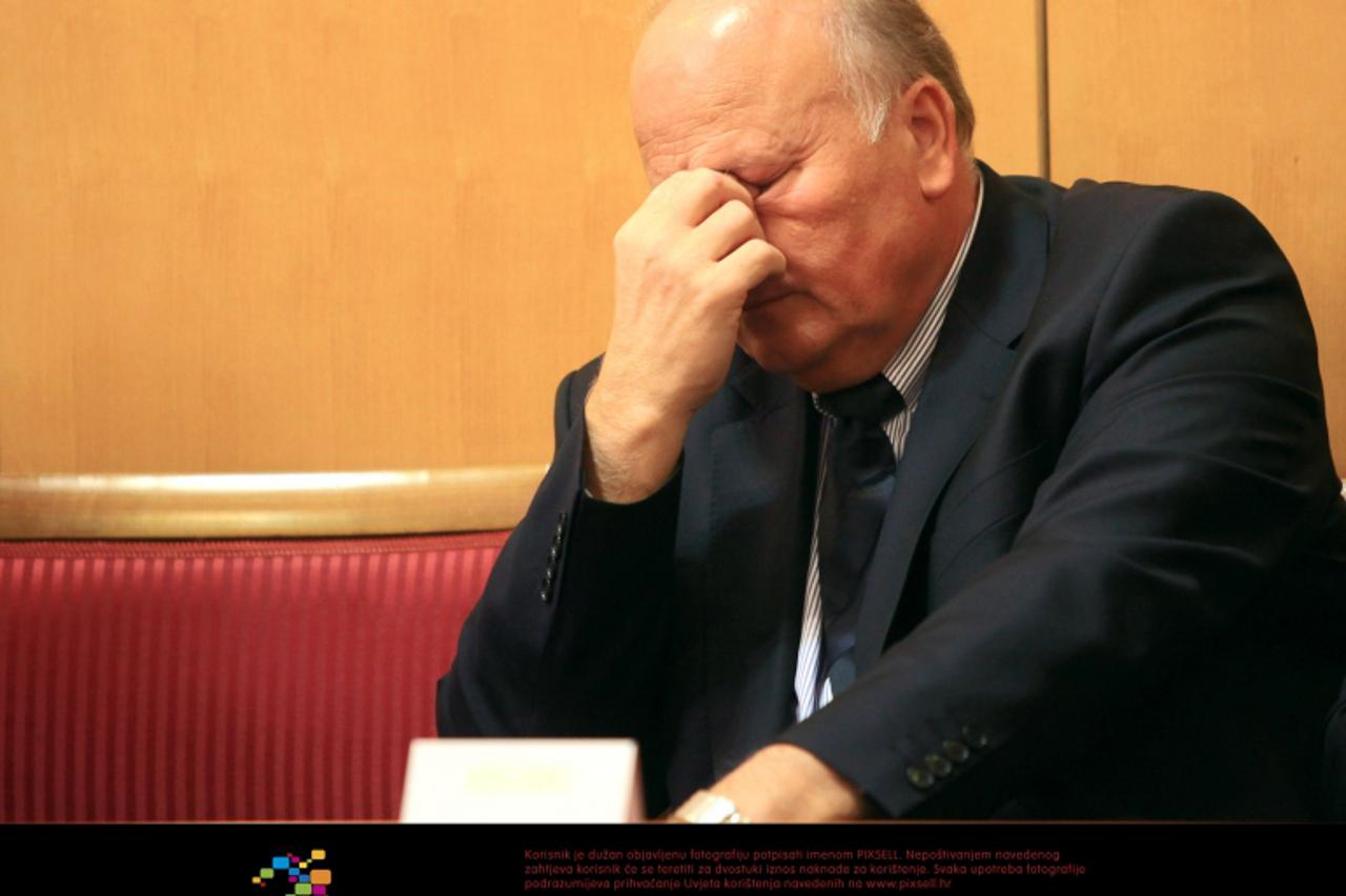 \'23.12.2011., Trg svetog Marka 6, Zagreb - Izglasavanje povjerenja novoj Vladi na sjednici Hrvatskog sabora. Slavko Linic. Photo: Robert Anic/PIXSELL\'