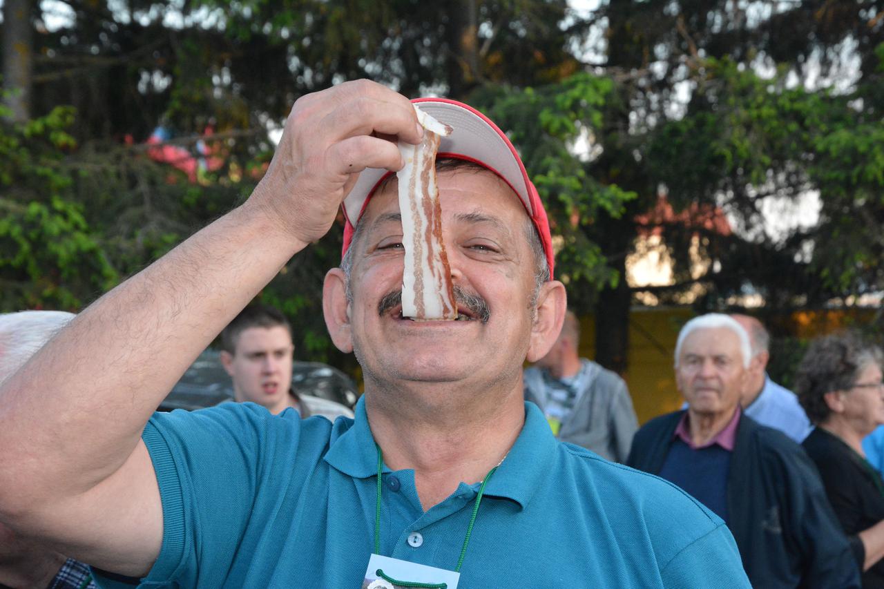 Velika: Gastro-manifestacija "Najduži stol u Hrvata"