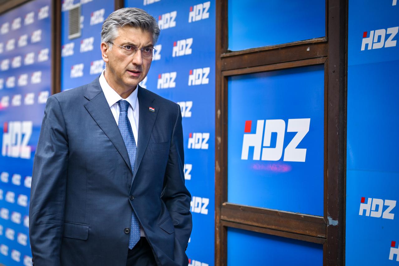 Zagreb: Dolazak članova HDZ-a na sjednicu šireg Predsjedništva stranke