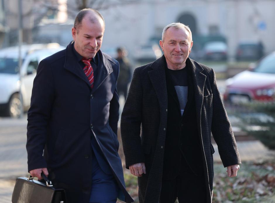 Sisak: Optuženik Đuro Čehulić dolazi na suđenje gdje je nazočio i oštećenik Andrej Plenković