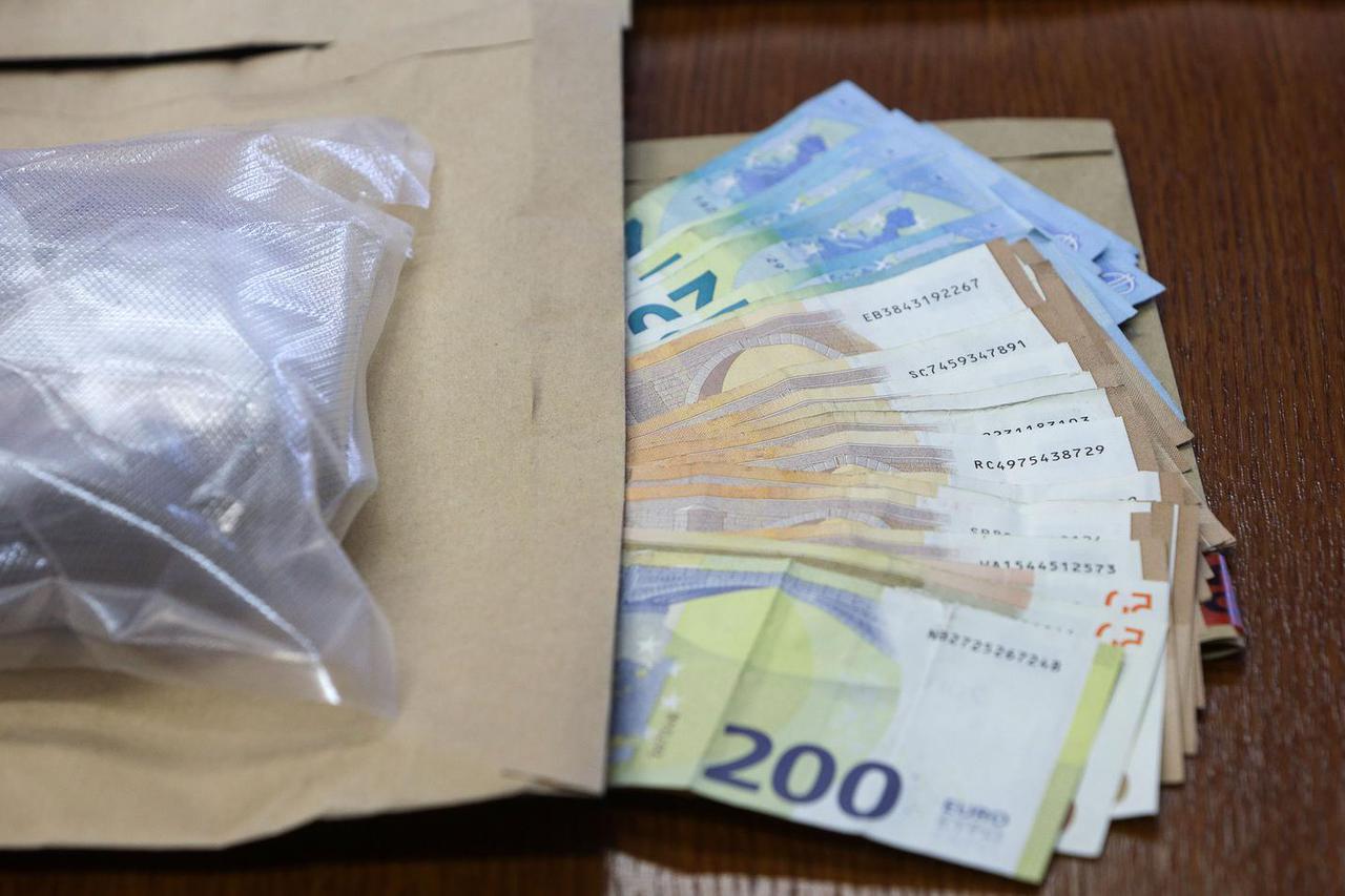 Zadar: Konferencija MUP-a o zapljeni kokaina, heroina i amfetamina