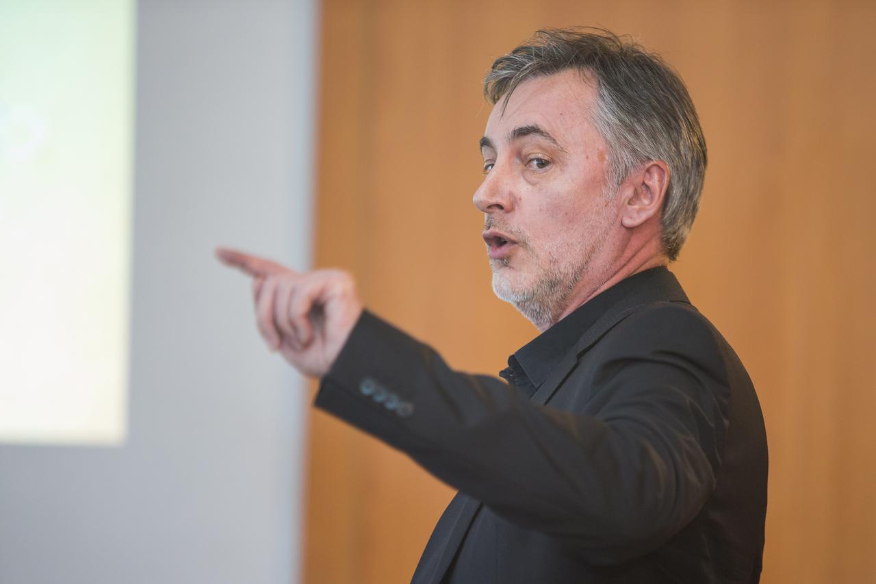 Miroslav Škoro