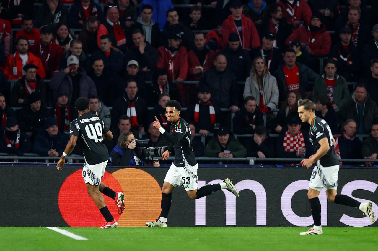 Champions League - Round of 16 - First Leg - PSV Eindhoven v Arsenal