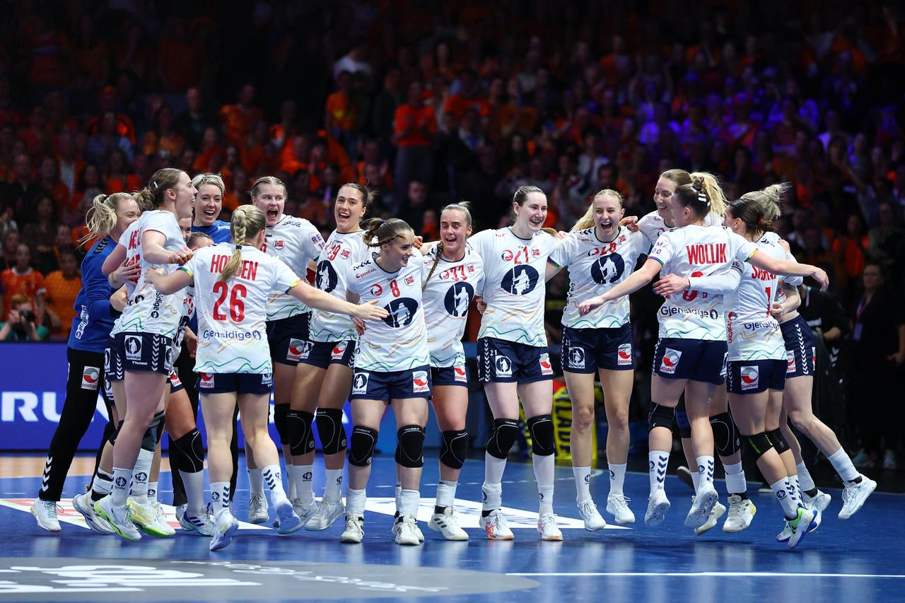 2025 IHF World Women's Handball Championship - Semi Final - Netherlands v Norway