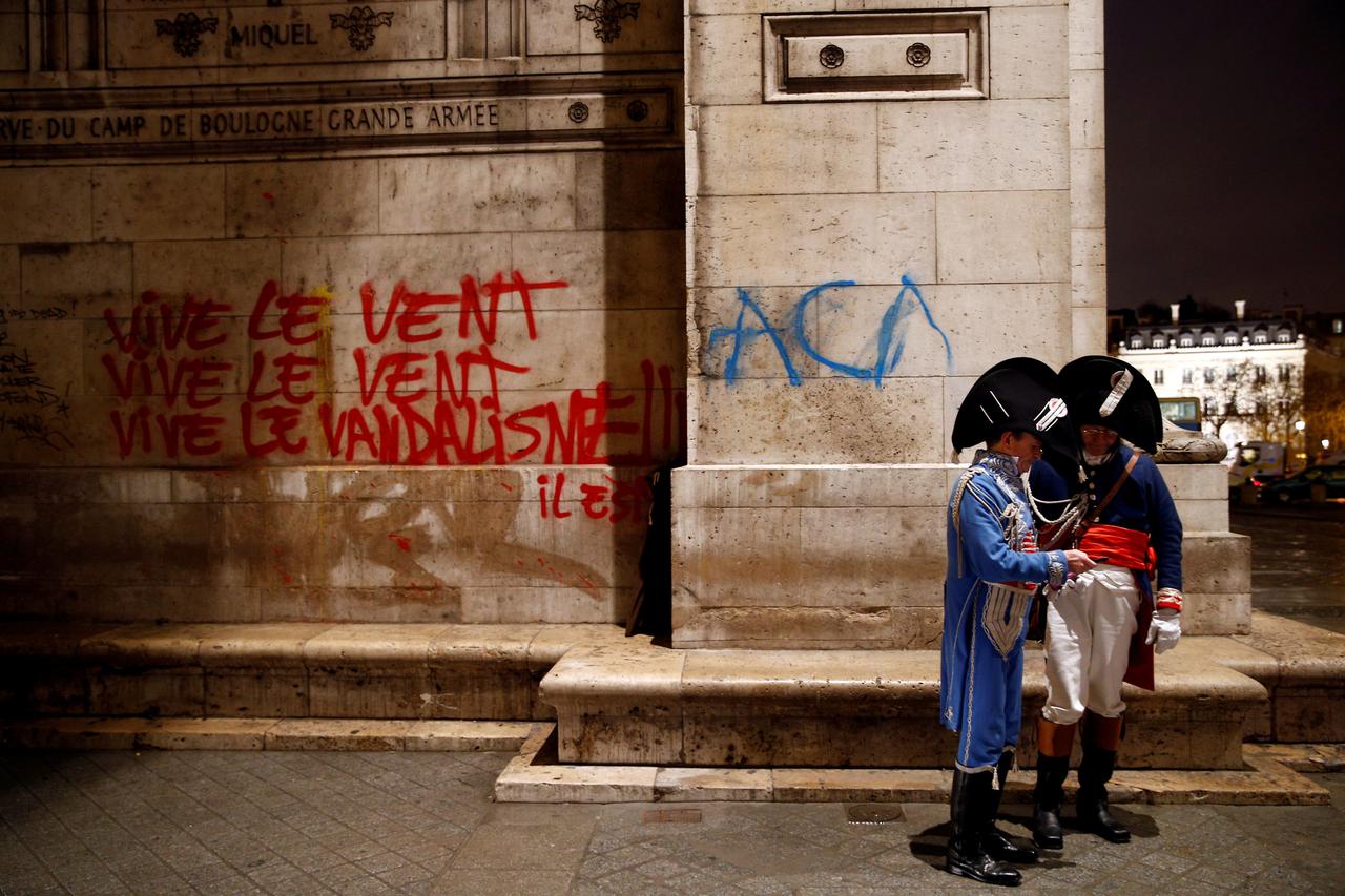 Šteta nakon prosvjeda u Parizu