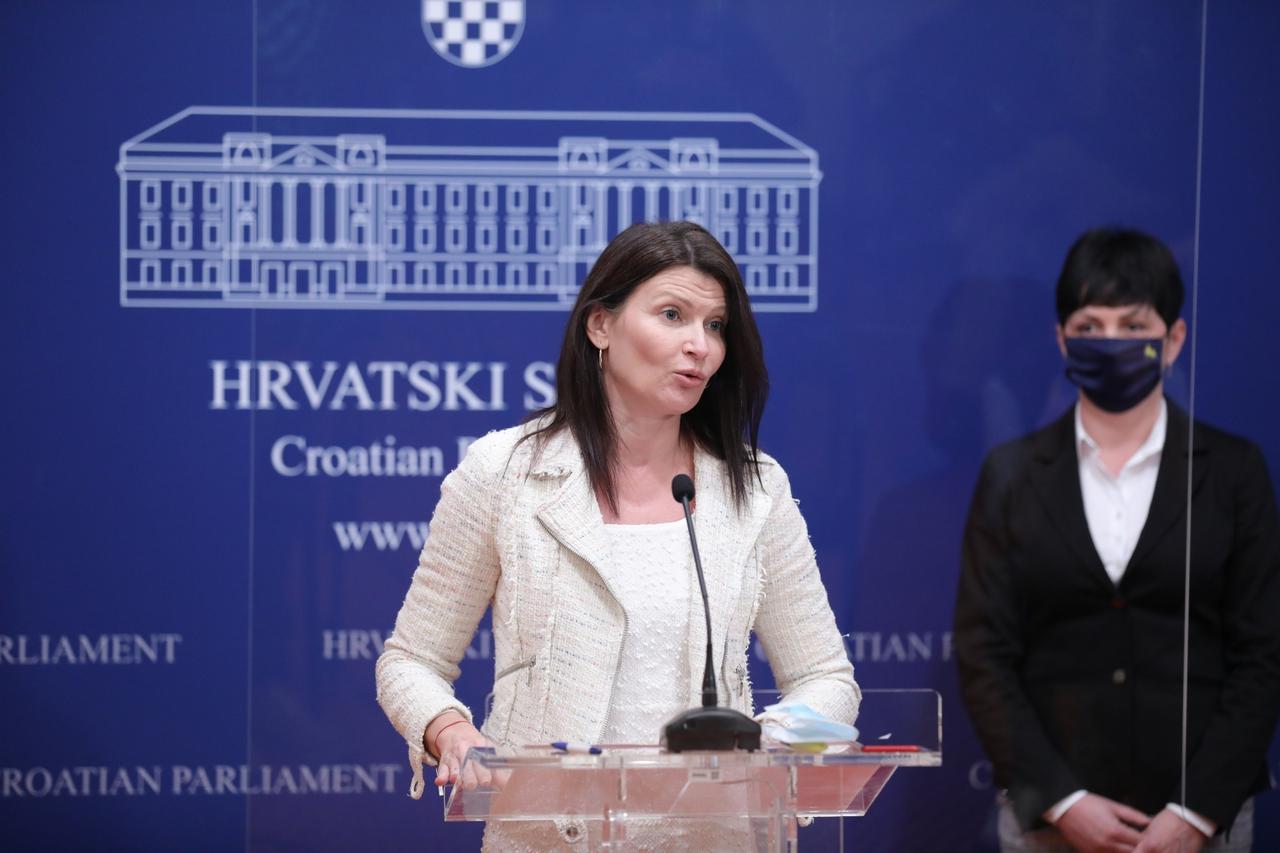 Zagreb: Sabina Glasovac, Anka Mrak Taritaš i Katarina Nemet održale konferenciju za medije