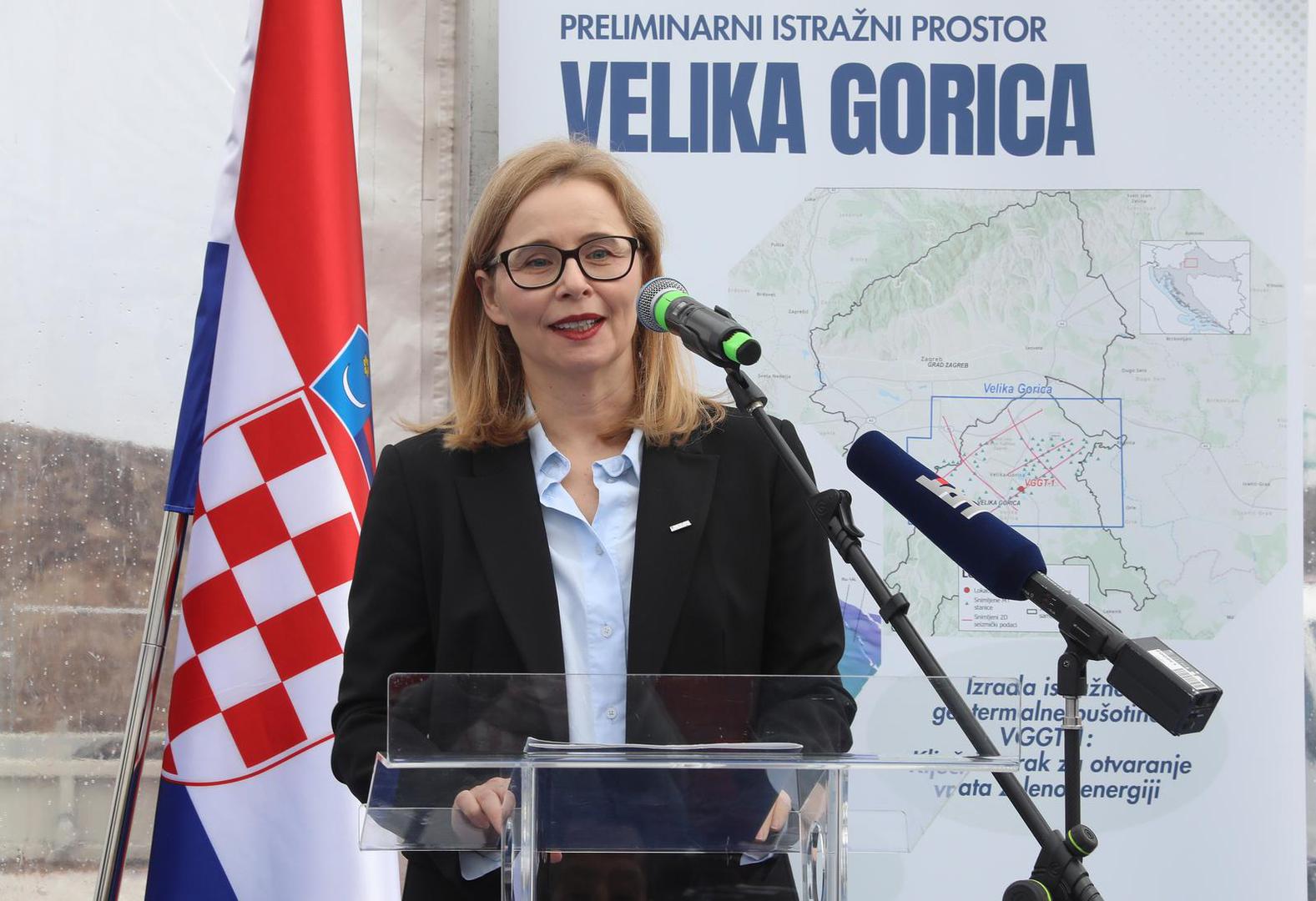 28.02.2025., Velika Gorica - Obiljezavanje pocetka izrade istrazne geotermalne busotine Velika Gorica GT-1, kljucne faze u istrazivanju geotermalnog potencijala Velike Gorice. Pocetku radova nazocili su Marijan Krpan, predsjednik Uprave Agencije za ugljikovodike, Zsuzsanna Ortutay predsjednica Uprave INA e, Kresimir Ackar, gradonacelnik V.Gorice i Goran Romek, drzavni tajnik Ministarstva gospodarstva, izaslanik prerdsjednika Vlade RH Photo: Robert Anic/PIXSELL