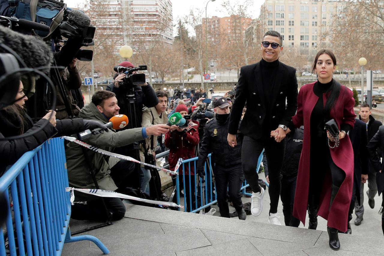 Cristiano Ronaldo ?e sa svojim partnericom Georginom Rodriguez dobiti blizance