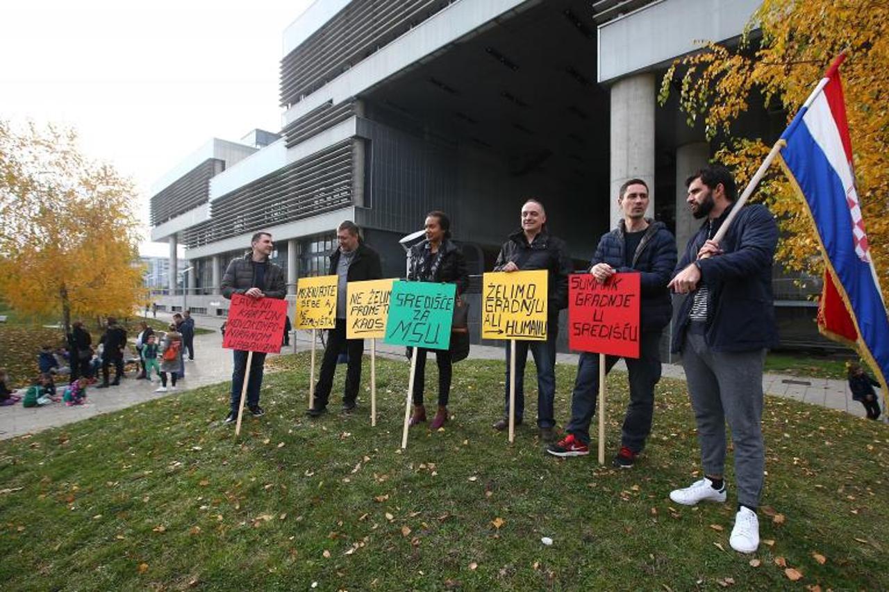 Zagreb: Prosvjed građana Središća protiv gradnje megalomanske zgrade kraj MSU