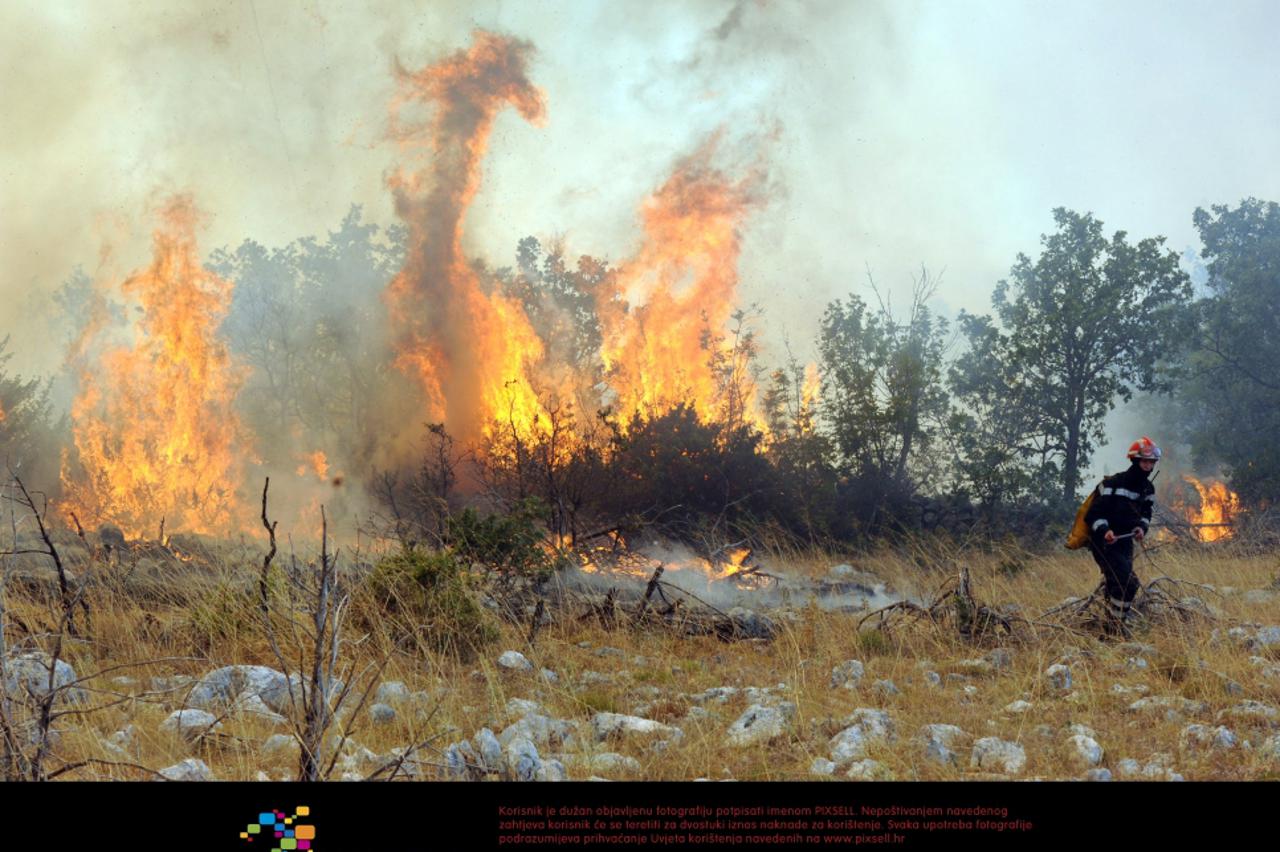 šibenski vatrogasci,požar (1)