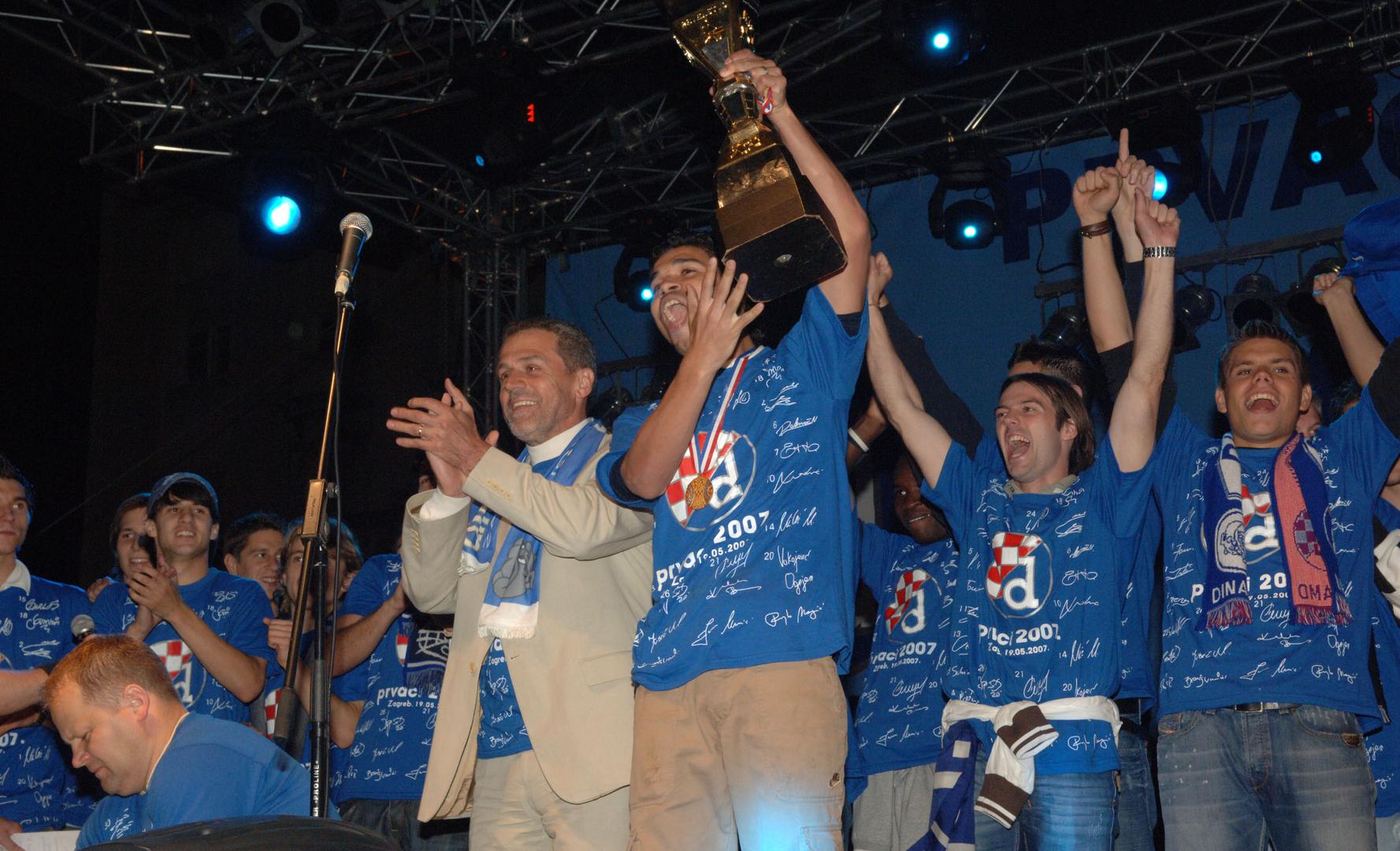 Nije se to dogodilo još od svibnja 2007. godine kad je zadnji puta bilo organizirano takvo što. Nogometaši su se tada u otvorenom autobusu uputili do glavnog gradskog trga gdje ih je dočekalo mnoštvo navijača