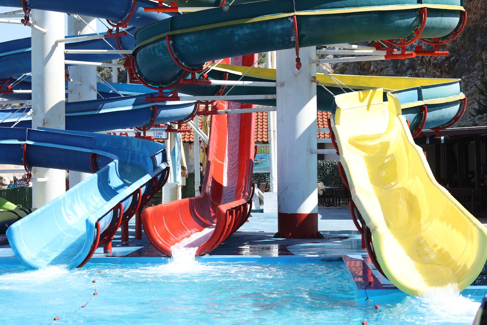 Dodaju da u suradnji sa svim drugim nadležnim službama i institucijama utvrđuje okolnosti i činjenice vezane uz stradavanje djeteta.