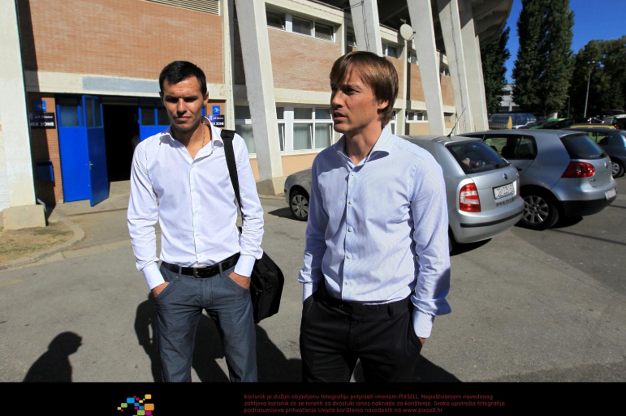 '29.09.2011., Zagreb - Mario Juric i Dario Simic ispred udruge Nogometni sindikat sa svim igracima GNK Dinamo potpisali ugovore.  Photo: Antonio Bronic/PIXSELL'