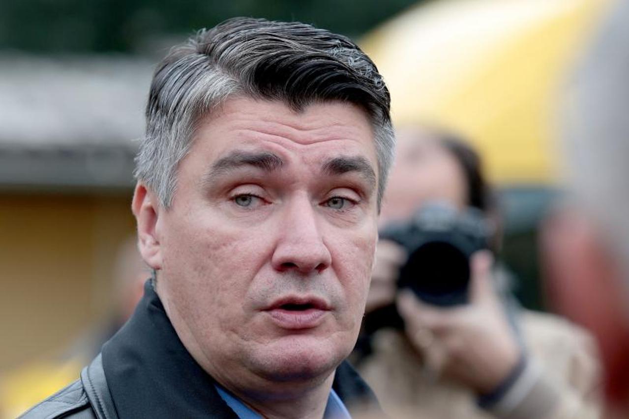 Zoran Milanović i električni bicikli Hrvatske pošte 