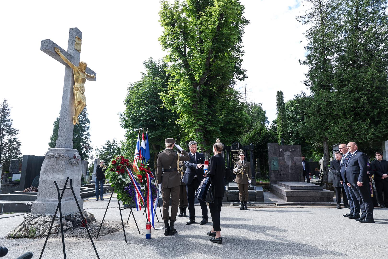 Naglasio je važnost objektivnog prikaza tih događaja u obrazovnom sustavu i podsjetio na Tuđmanovu politiku pomirbe kao temelj zajedništva u Domovinskom ratu.