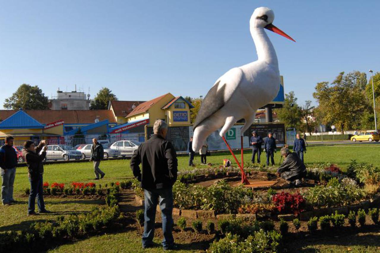 Spomenik Klepetan,portal (1)