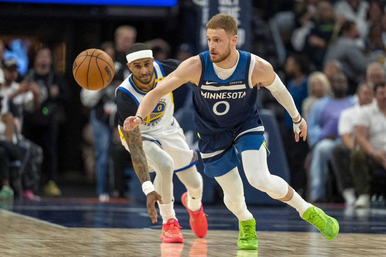 NBA: Playoffs-Golden State Warriors at Minnesota Timberwolves