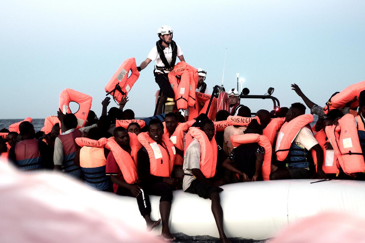 Migranti na brodu Aquarius