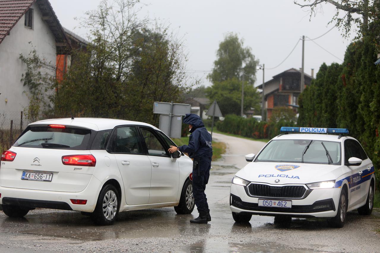 Policijski očevid nakon ubojstva u karlovačkom predgrađu Lemić Brdu 