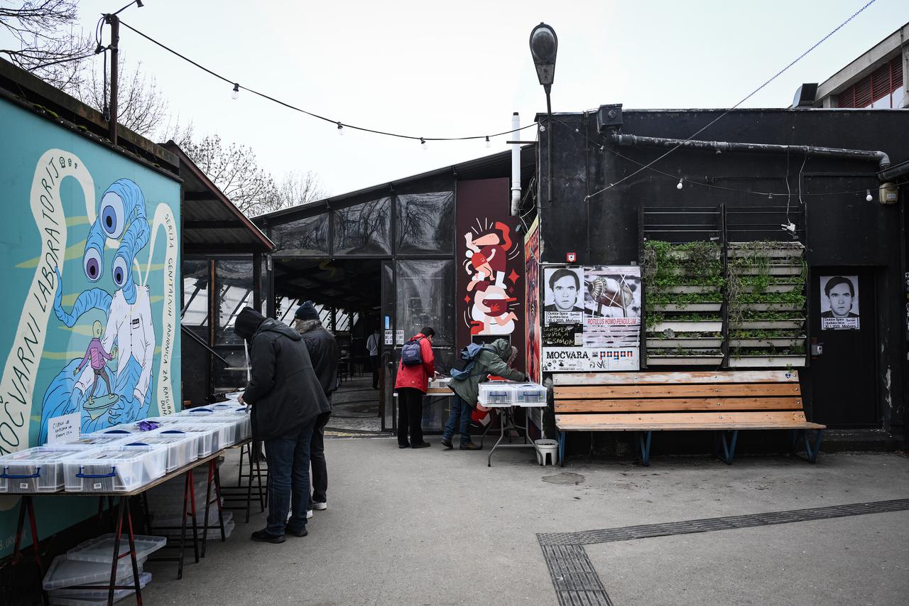 Zagreb: U klubu Močvarara održan sajam ploča i stripova
