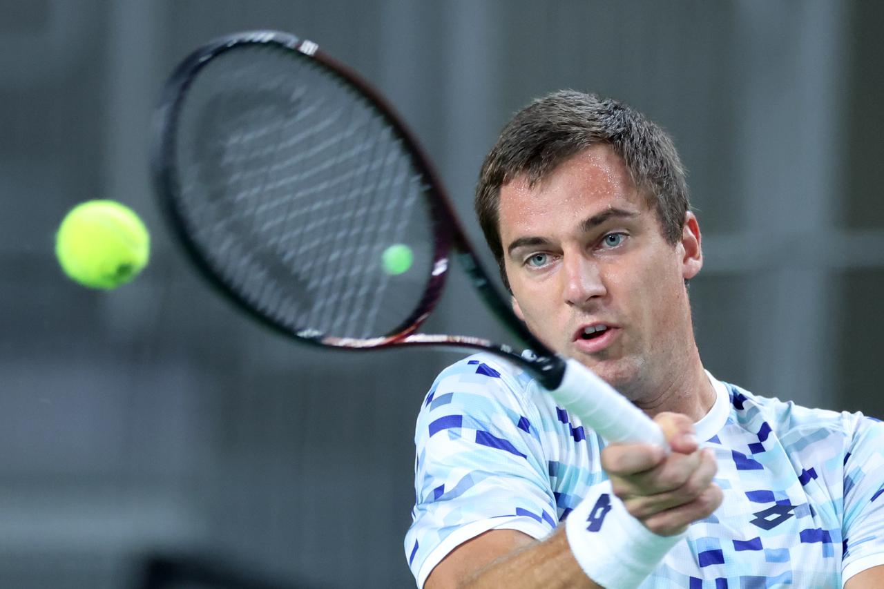 Varaždin: Borna Gojo i Vilius Gaulbas u prvom meču Davis cupa između Hrvatske i Litve