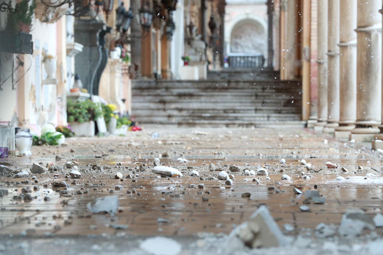 Zagreb: Posljedice potresa na Mirogoj