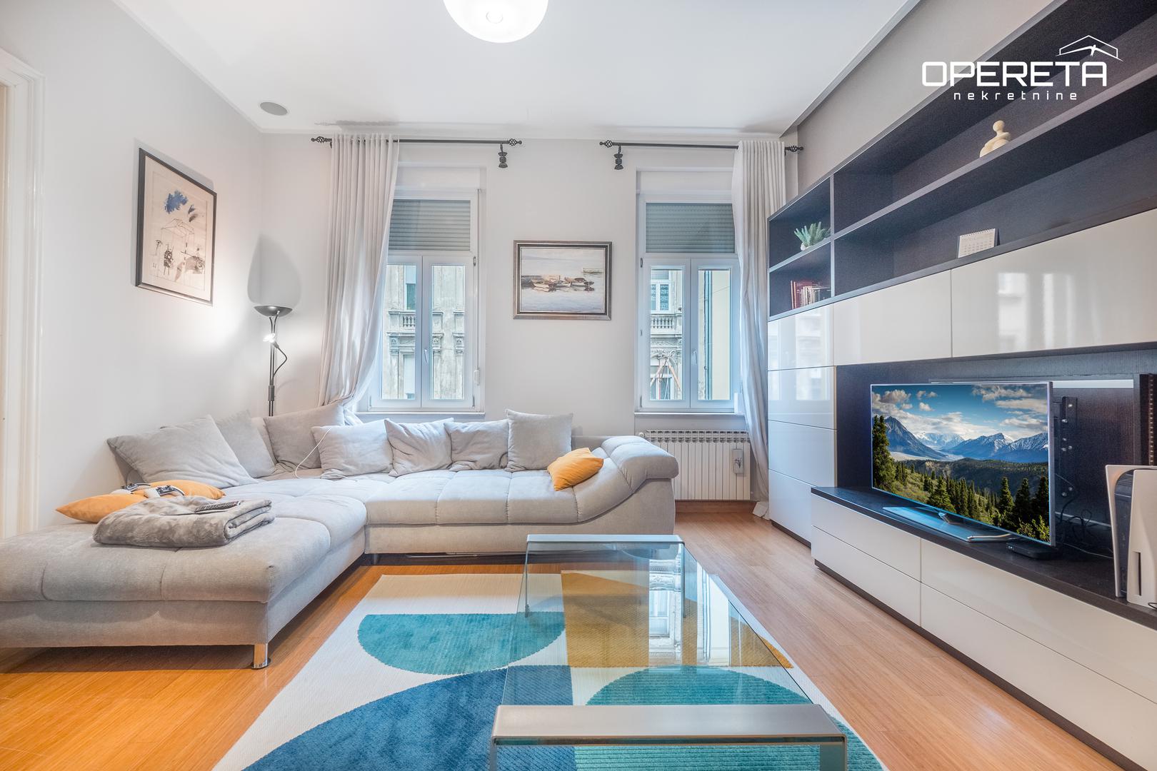 "Prodaje se prekrasan, novouređen stan u odlično održavanoj zgradi nadomak samog centra Zagreba", stoji u oglasu