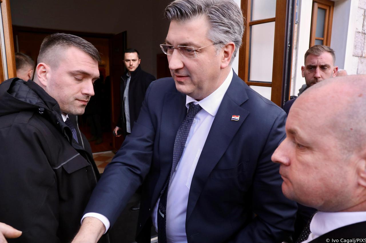 Imotski: Premijer Plenković na obilježavanju 33. obljetnice utemeljenja HDZ-a Imotske krajine