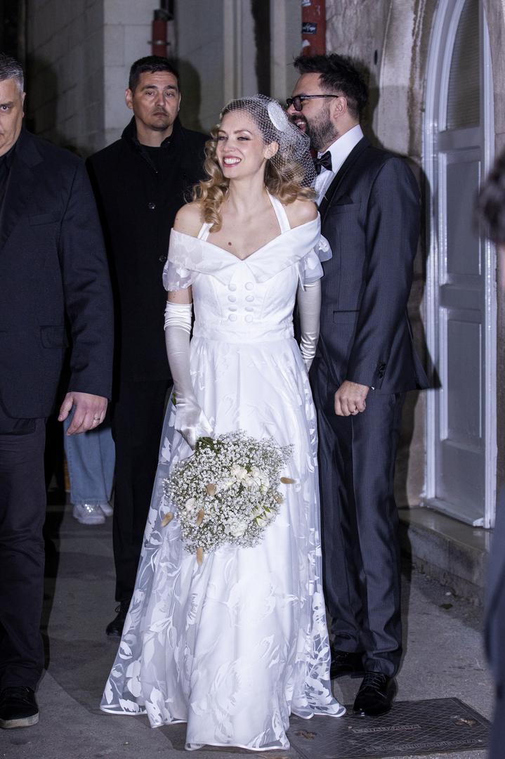 Brak su sklopili u crkvi sv. Dominika u centru Splita, a vjenčanju su tada nazočili njihovi najbliži prijatelji i obitelj.