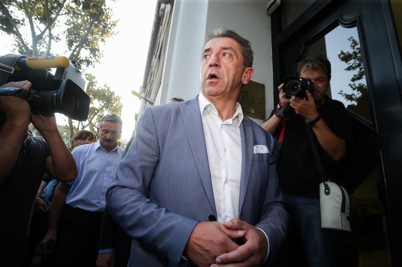 Darko MIlinović s pristašama napustio Središnjicu HDZ-a