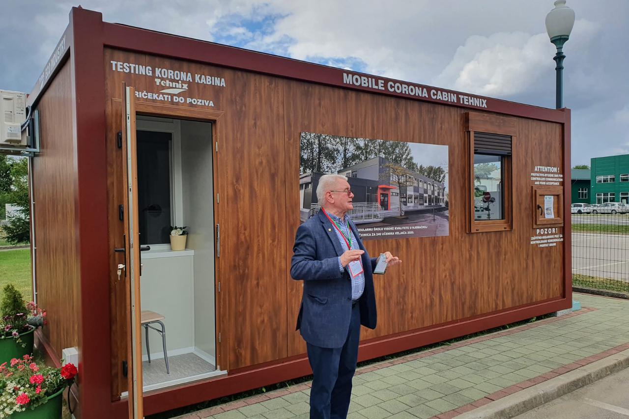 Kabina za testiranje zaraze: Zdravi dobivaju zelenu, a bolesni crvenu kartu i prijevoz do bolnice