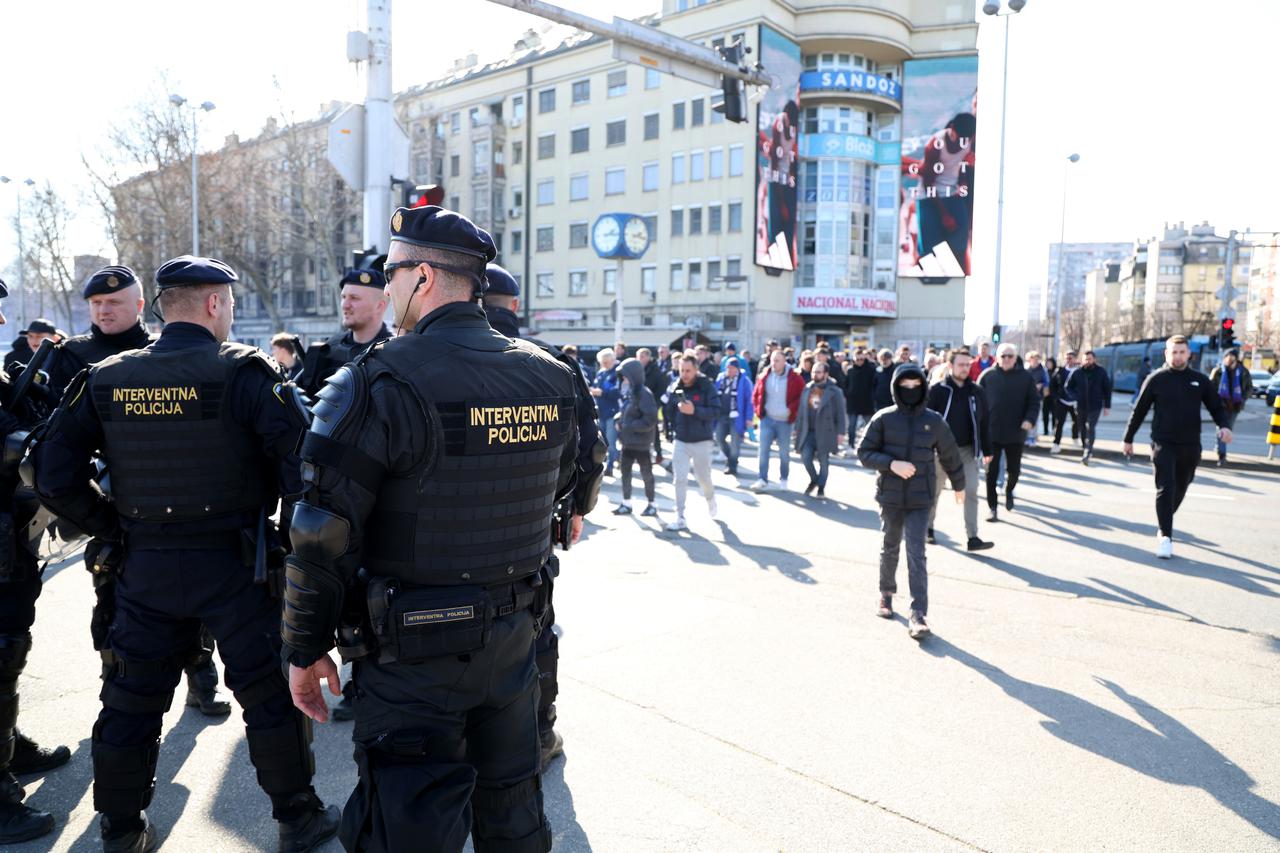 Zagreb: Osiguranje ispred stadiona u Maksimiru uoči utakmice Dinama i Hajduka 