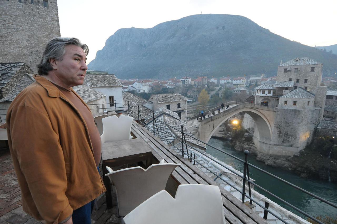 Mostar:  Jure George Chuvalo s obitelji posjetio Stari most