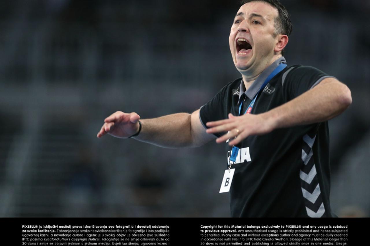 '09.02.2013., Arena Zagreb, Zagreb - Liga prvaka, 8. kolo, CO Zagreb - Dinamo Minsk. Trener Zagreba Slavko Goluza.  Photo: Dalibor Urukalovic/PIXSELL'