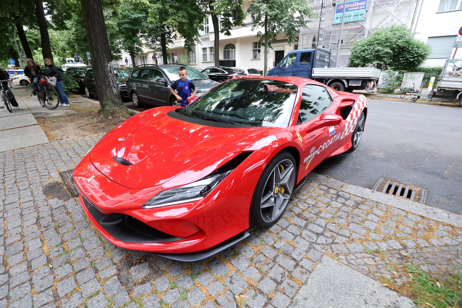 Automobil je bio u hrvatskim bojama