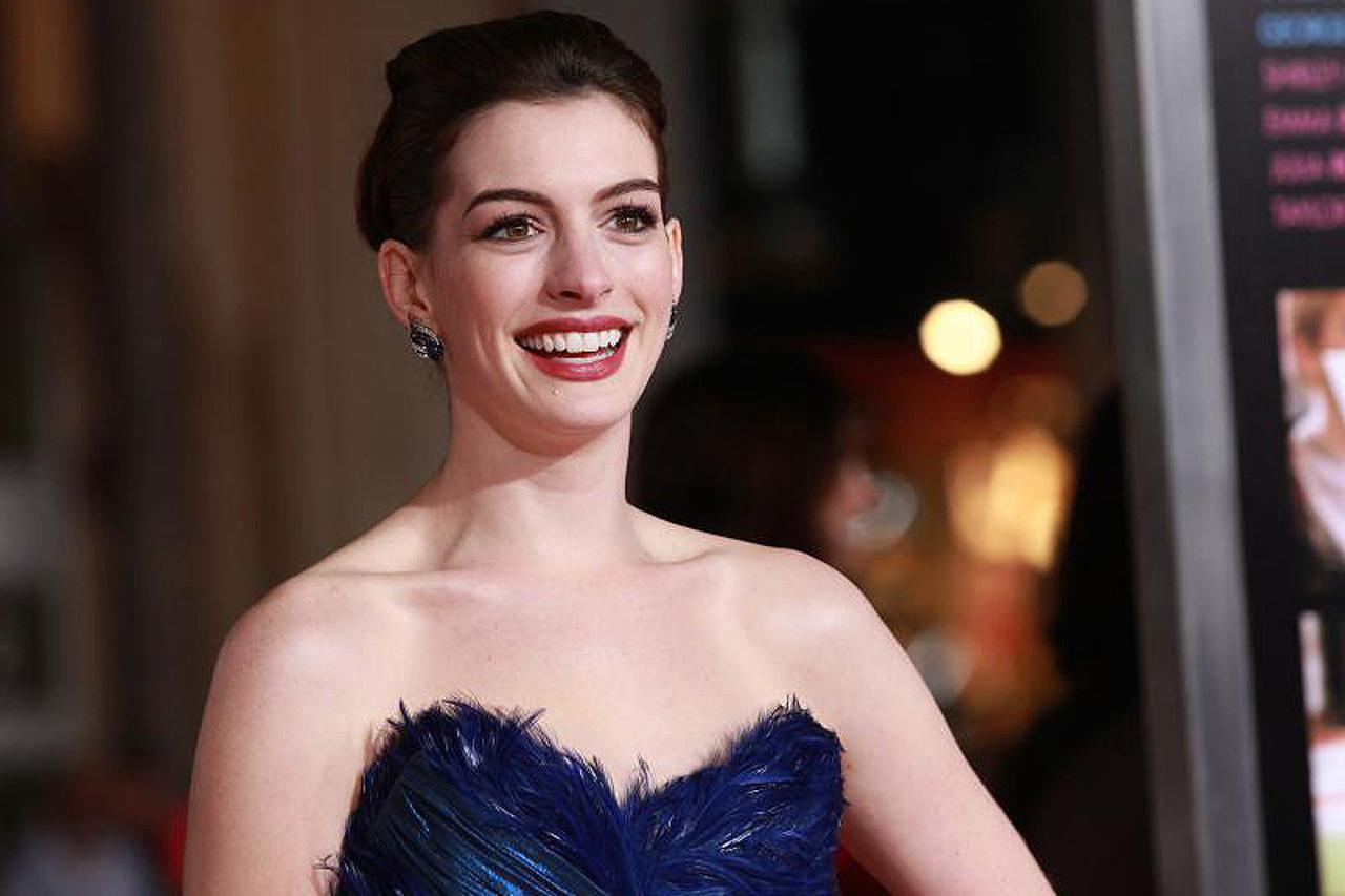 anne hathaway