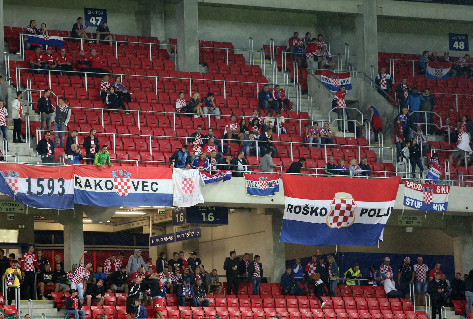 Stadion po Uefinoj kategorizaciji ima najveće četiri zvijezdica, a kapaciteta je 19.200 gledatelja.