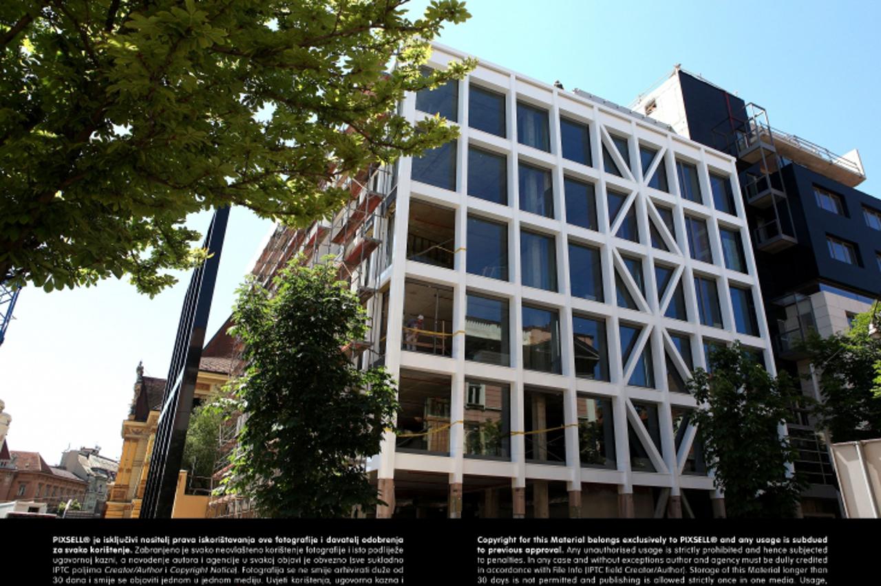 '14.5.2013., Zagreb - Radovi na novoj zgradi Muzicke akadamije polako ulaze u zavrsnu fazu. U tijeku je postavljenje crno bijelog procelja.  Photo: Patrik Macek/PIXSELL'