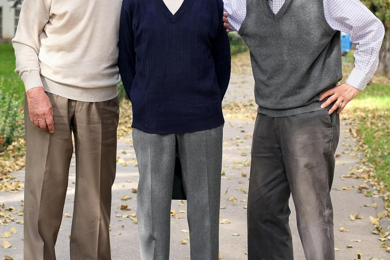 8.10.2014., Zagreb - Polaznici nekadasnje 2. Muske gimnazije Krizaniceva okupili su se na 70. godisnjicu mature u restoranu Trattoria Canzona. Ivan Latkovic, Robert Perkovic, Zeljko Salzberger.  Photo: Luka Stanzl/PIXSELL