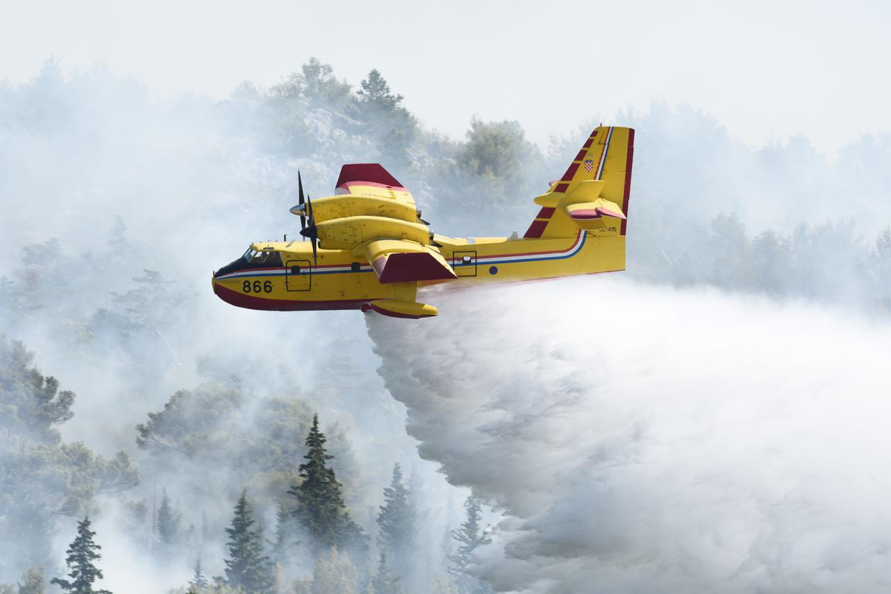 požar perkovići šibenik zaleđe