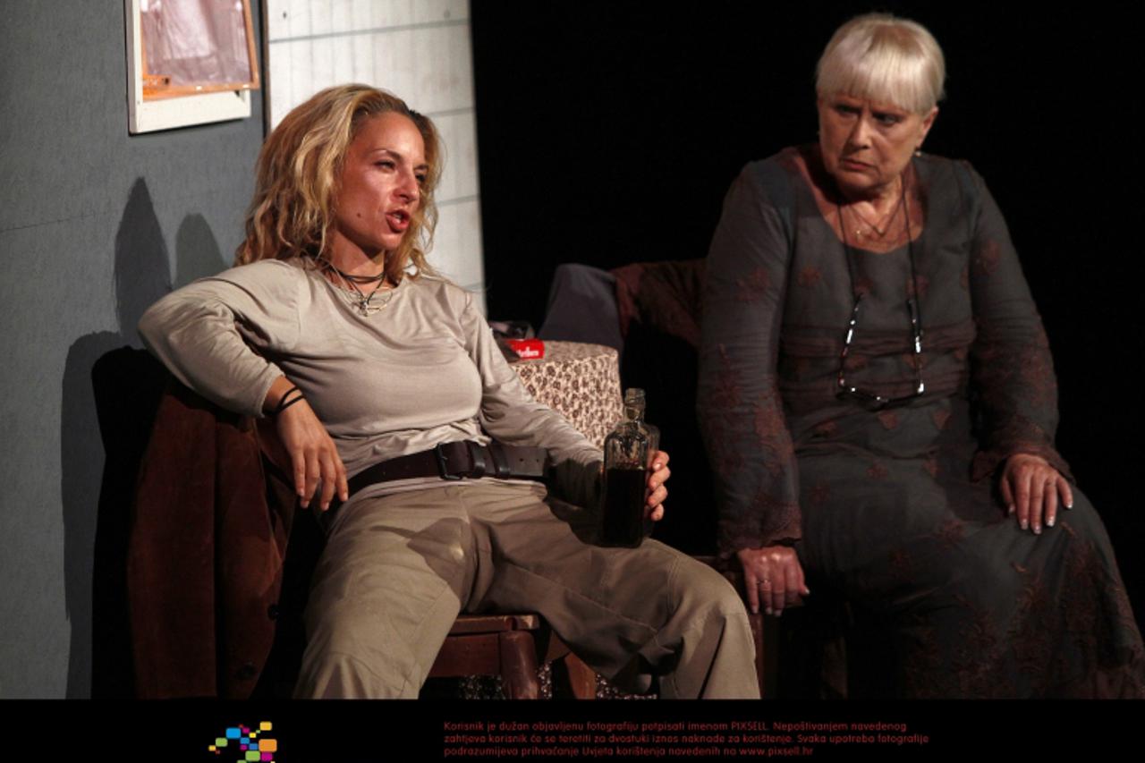 '04.10.2012.,Osijek - Generalna proba u osjeckom HNK  predstave Unterstadt,redatelja Zlatka Svibena. Photo:Marko Mrkonjic/PIXSELL'