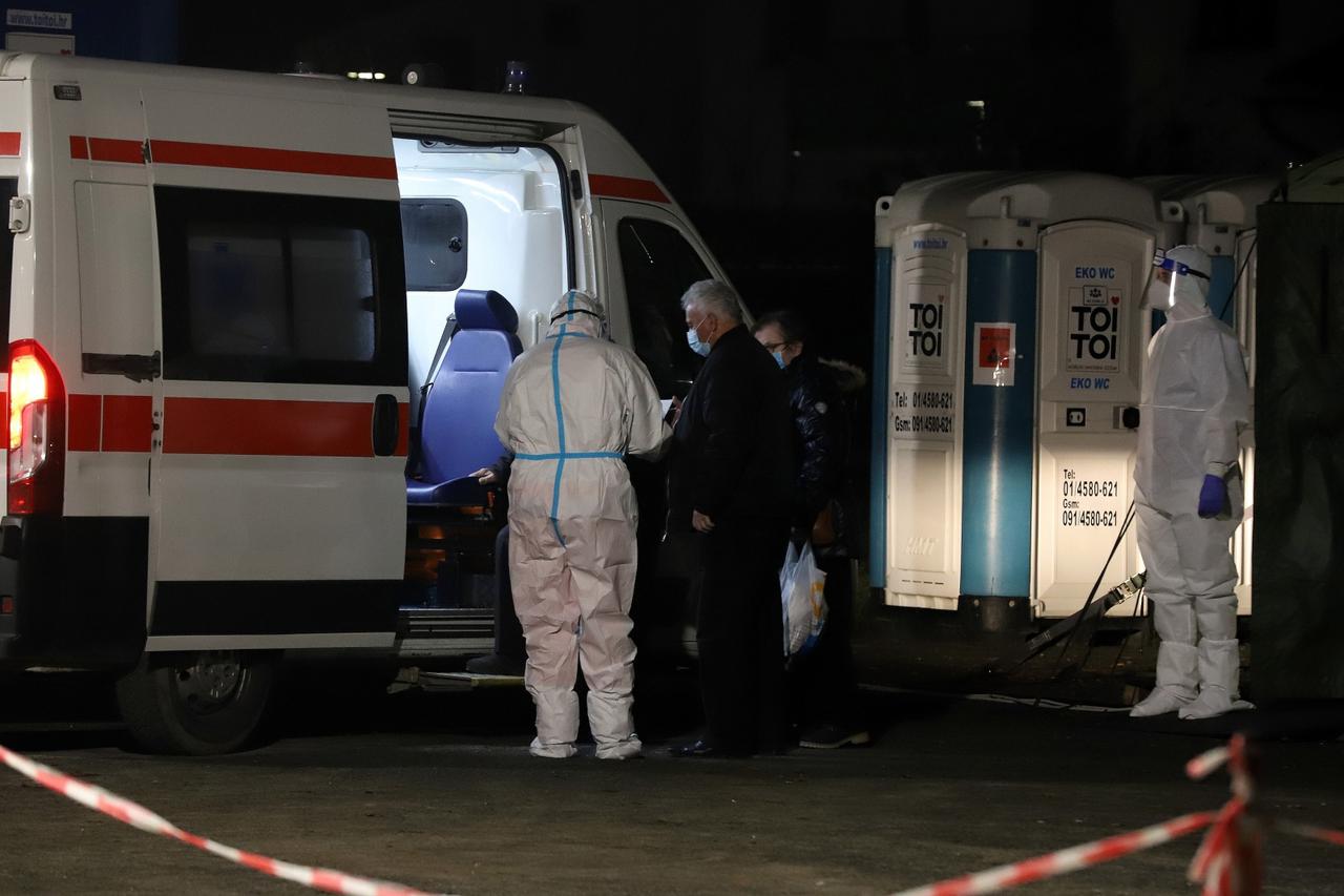 Varaždin: Krešimir Luetić posjetio bolnicu u Varaždinu gdje se oboljeli smještaju u šatore