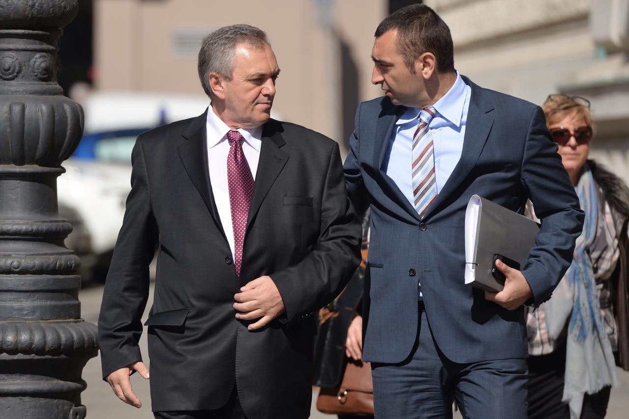 17.03.2014., Zagreb - Na Zupanijskom sudu optuzno vijece za  Ivana Tomljenovica, nacelnika Karlobaga zbog zlouporabe polozaja, jer je zeni namjestio natjecaj. Ivan Tomljenovic dolazi na sud u pratnji odvjetnika Ivana Stanica.   Photo: Marko Lukunic/PIXSEL