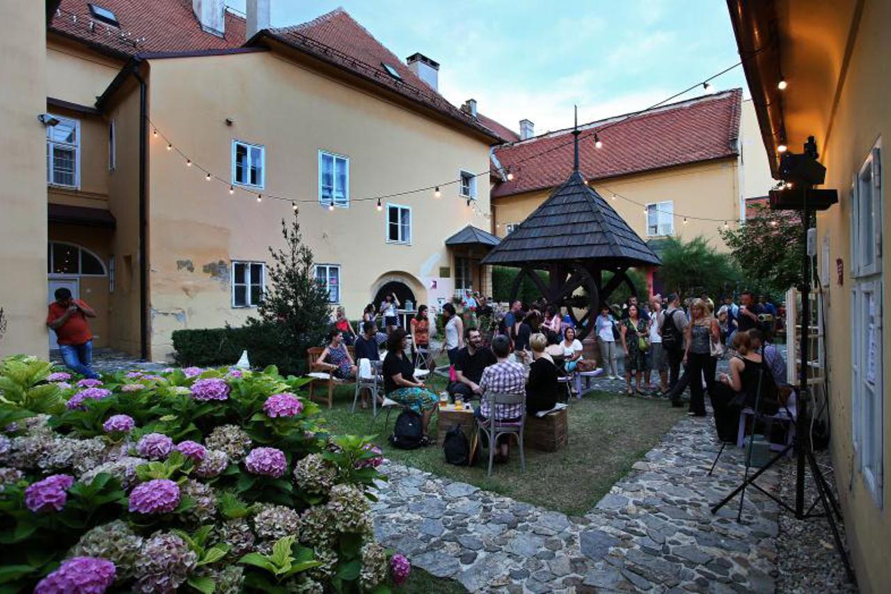 dvorišta,Gornji grad