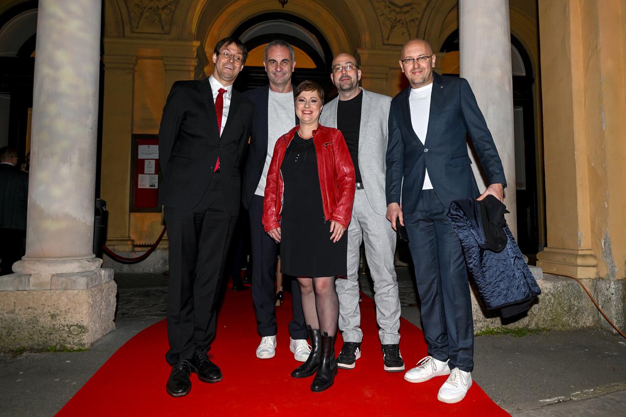 Zagreb: Dolazak uzvanika na dodjelu medijske nagrade "Večernjakova ruža"