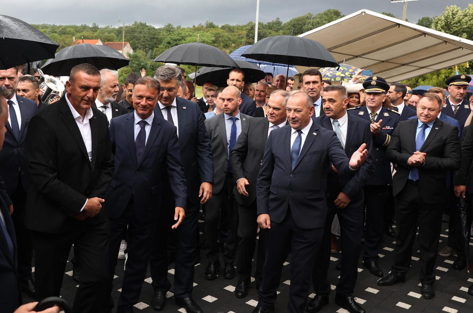 06.08.2023., Arzano - U cast prvog hrvatskog poginulog redarstvenika Josipa Jovica drzavni vrh otvorio spomen sobu i memorijalni centar Josip Jovic u Arzanu Photo: Ivana Ivanovic/PIXSELL